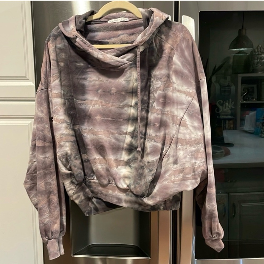 Young Fabulous & Broke Purplish Gray & White Tie-Dye Hoodie w/ snap sleeves